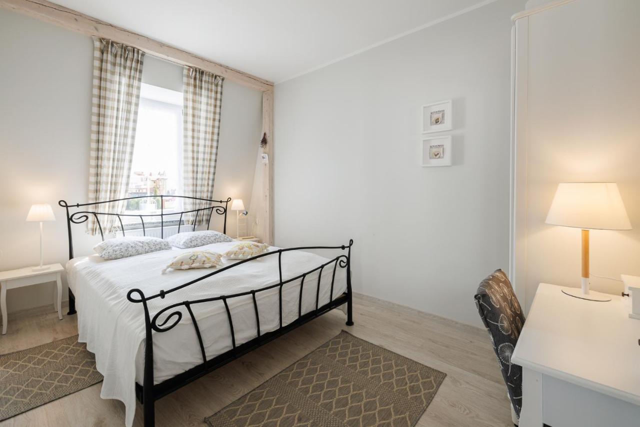 Apartament Prowansalski Apartment เรวัล ภายนอก รูปภาพ